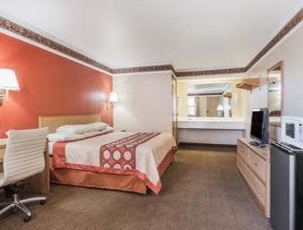 Super 8 By Wyndham Hotel 2*